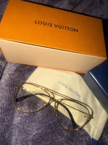 Authentic louis vuitton - louis, lv