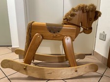 cavallo a dondolo in legno
