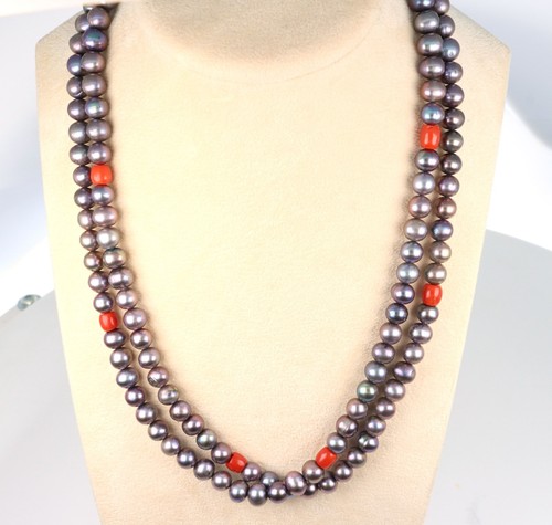 Collana con perle - e, coralli.
