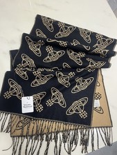 Sciarpa lunga in lana modello