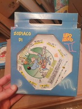 PIATTO ZODIACO LUPO ALBERTO SCORPIONE  ZODIAC DISH nuovo 16*16 circa