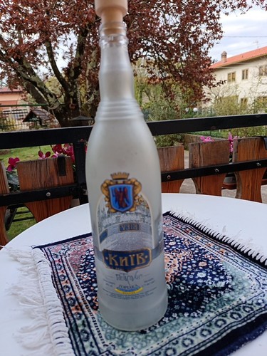 Bottiglia vuota liquore kiev - bottiglia,
