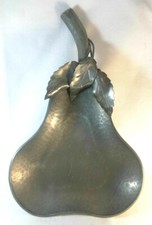 BELLISSIMO CENTRO TAVOLA PORTA CARAMELLE o GIOIE in PELTRO a forma di PERA' '900