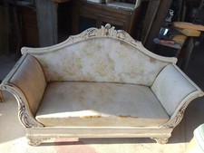 Divano shabby da restaurare