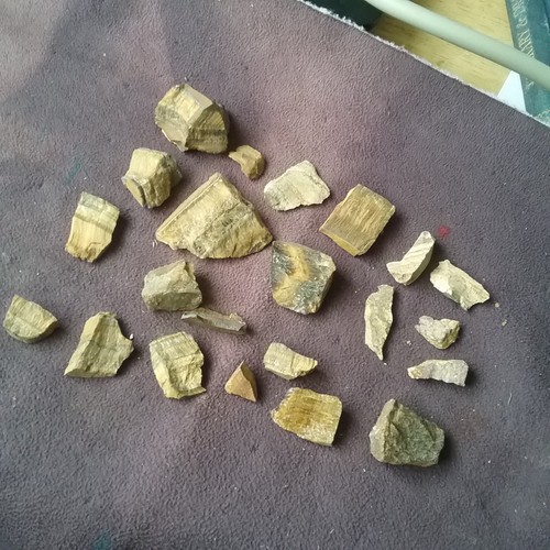 Tigers eye rough rock crystals - rough,