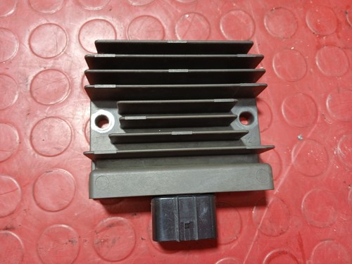 Regolatore tensione - regolatore,