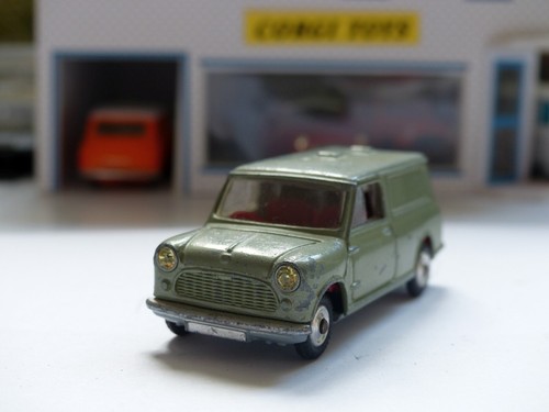 Corgi toys 450 mini van - corgi,