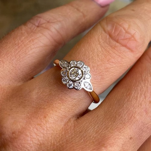 Anello delicato bicolore