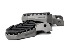 SET PEDANE TITANIO AKRAPOVIC