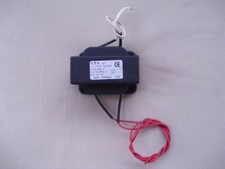 TRASFORMATORE ALTA TENSIONE RESINATO - IN. 230 V. - OUT. 2500 V. - 15 VA.