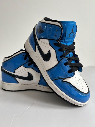 Nike air jordan mid - air,