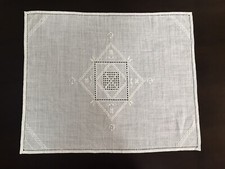 CENTROTAVOLA IN LINO RICAMATO A MANO HARDANGER MIS.68x55 cm COLORE BIANCO PANNA
