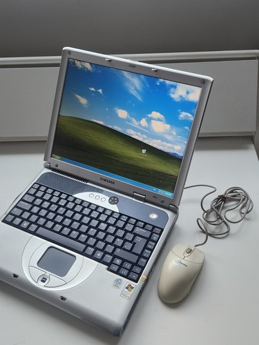 Retro windows laptop - windows, intel