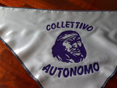 Collettivo viola foulard