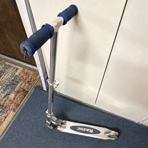 Razor kick scooter black - a,