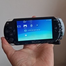 Sony PSP 1004 Console Playstation Fat Nera Con Caricabatterie SD 16GB + Batt New
