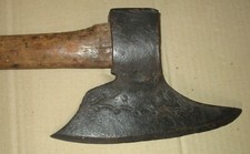 Antica ascia da boscaiolo