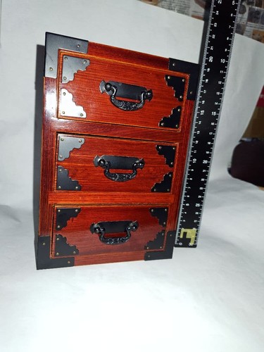Cassettiera antica giapponese