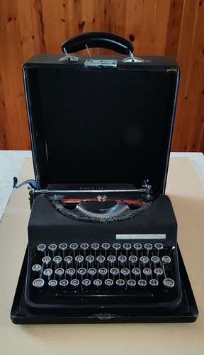 Invicta macchina scrivere - da,