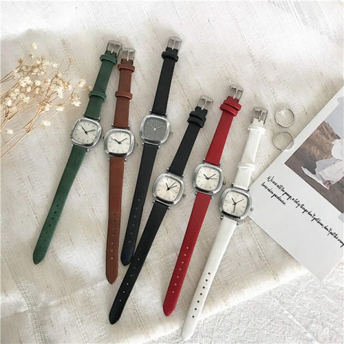 Piccolo squisito orologio - squisito,