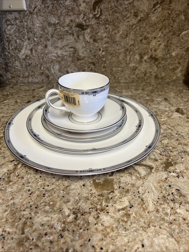 Wedgwood amherst piece place - amherst,