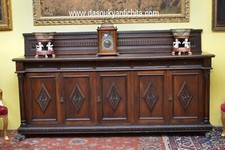 Credenza a cinque sportelli