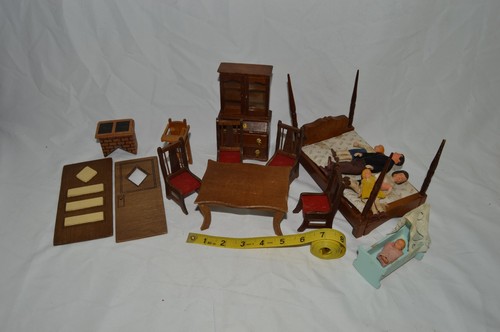 Mobili giocattolo vintage per
