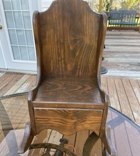 Antica vecchia sedia a dondolo