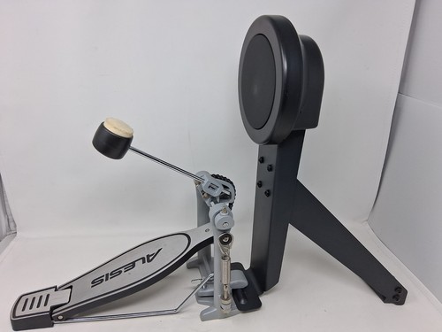 Alesis kick drum - kick, con