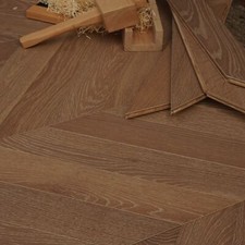 Parquet Chevron Francese 20" Grigio Roccioso Fumè/Pavimento Legno Rovere Ingegnerizzato EV15