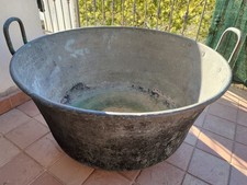 ANTICO PAIOLO DA FRANTOIO IN RAME BATTUTO A MANO .