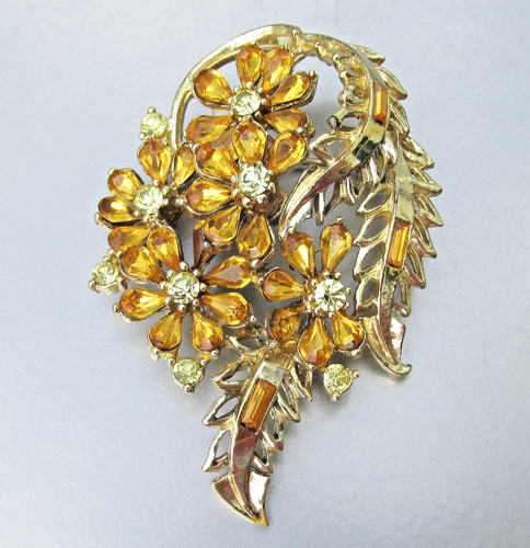 Spilla fiore - , strass