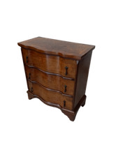 Mobiletto a tre cassetti lastronato noce e radica - cassettone - comò - comodino