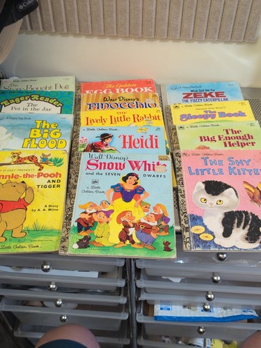 Lot little golden - little,