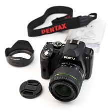 FOTOCAMERA REFLEX DIGITALE