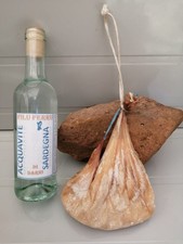 Un caglio e Una bottiglia da