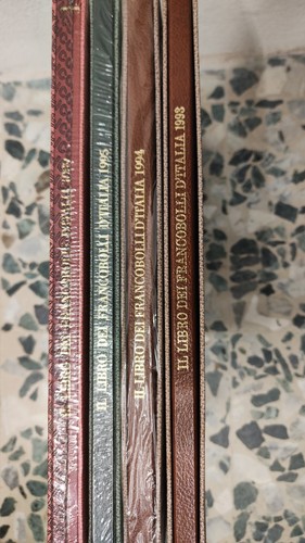 Libro dei francobolli - libro,