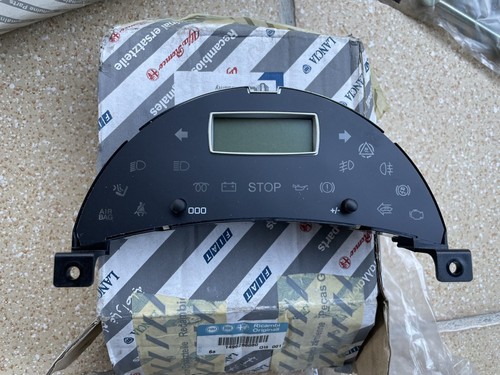 1486286080 display cruscotto - display,