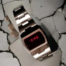 VINTAGE 1970  QUARTZ LED