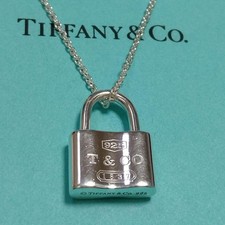 Collana con lucchetto in