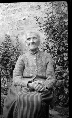 Ritratto vecchia donna - di,
