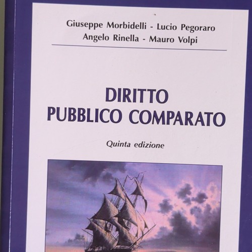 Diritto pubblico comparato - ,