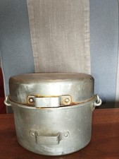 WW2  Lotto Alpini: gavetta completa e moffole in pelle trovate al suo interno