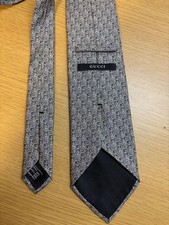 Cravatta Gucci in seta grigia