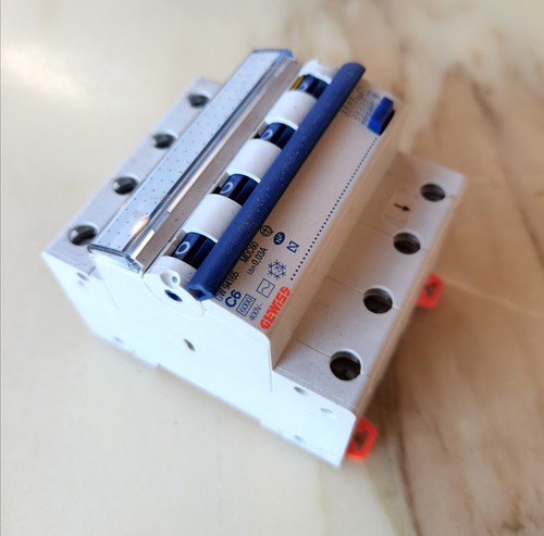 Interruttore magnetotermico - interruttore,