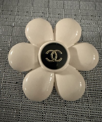 Rara spilla margherita camelia