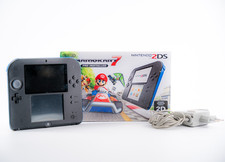 Nintendo 2DS Nero Blu + Mario Kart 7 Preinstallato + Box + Caricabatterie | Test