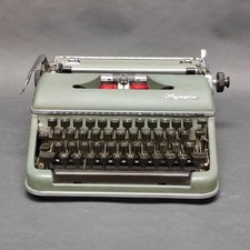 Macchina da scrivere Olympia