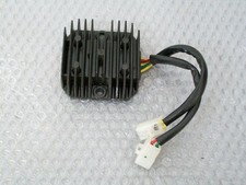 REGOLATORE DI TENSIONE