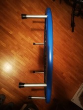 Trampolino elastico per esercizi di fitness, poco ingombrante e resistente. 